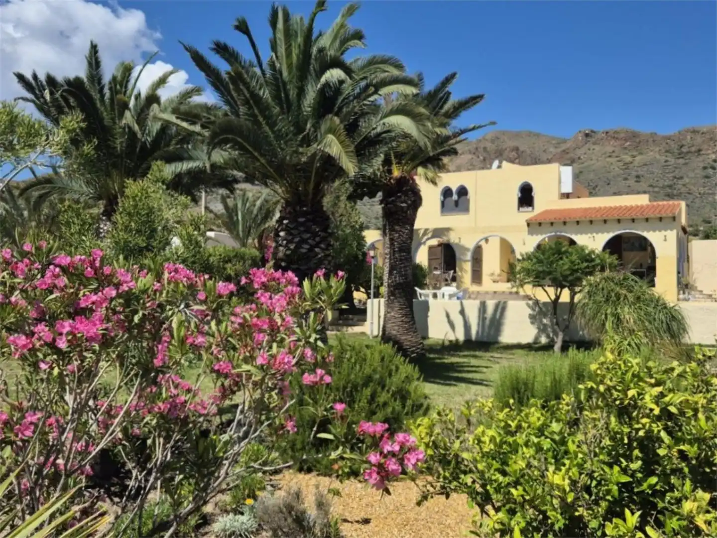 Vista exterior de Casa o xalet en venda en Mojácar amb Aire condicionat, Terrassa i Piscina