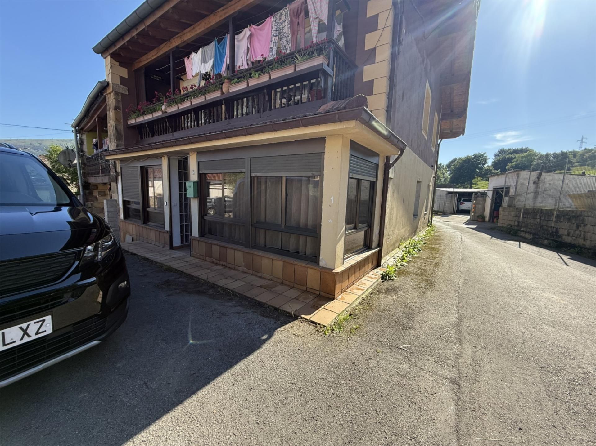 Vista exterior de Pis en venda en Santa María de Cayón amb Balcó