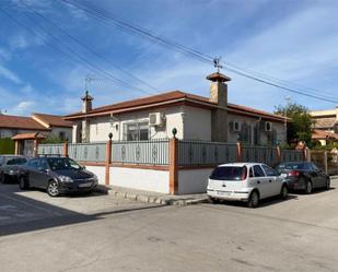 Vista exterior de Casa o xalet en venda en Cijuela amb Aire condicionat, Calefacció i Jardí privat