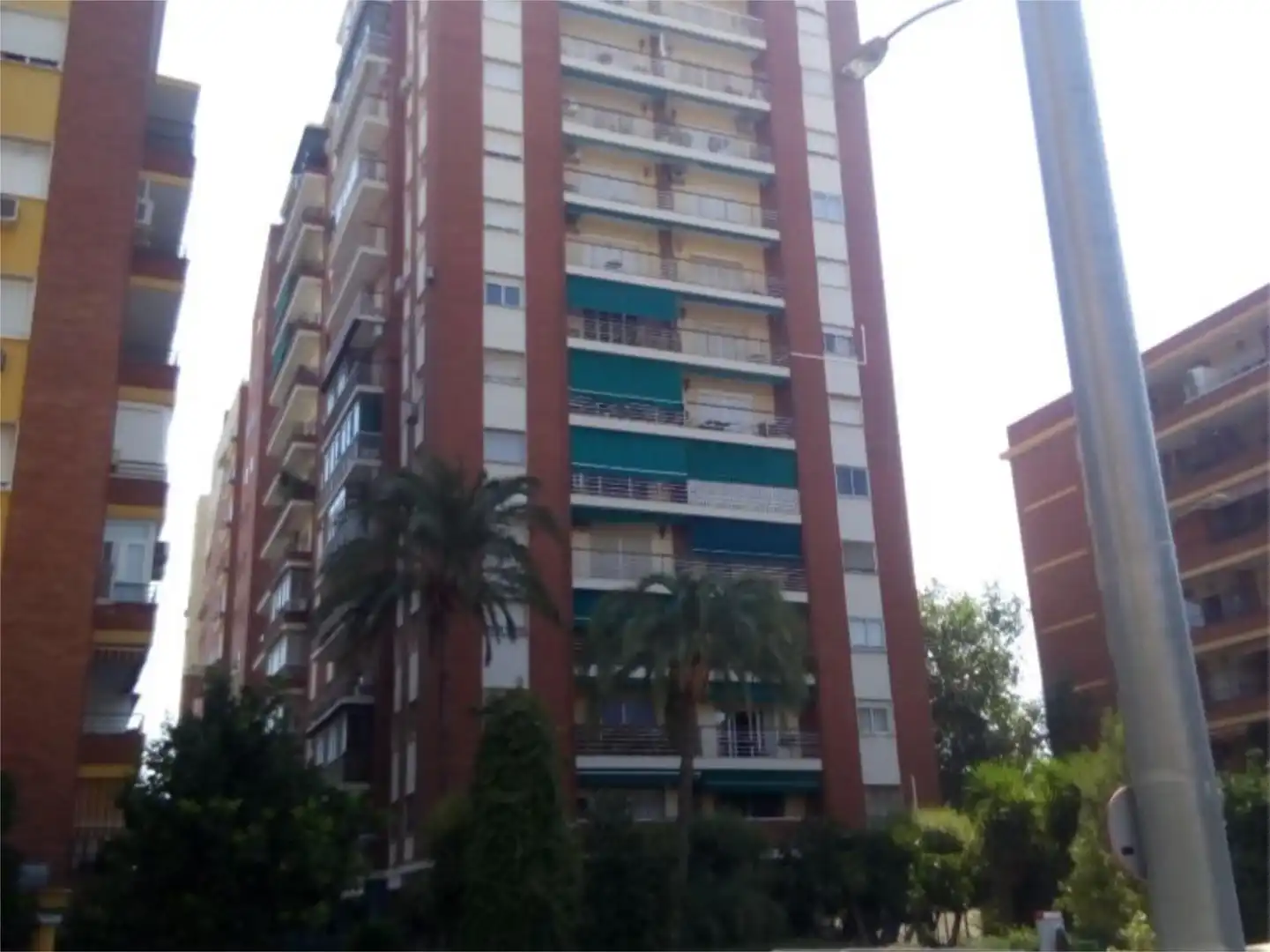 Piso en venta en Calle Castillo de Alcala de Guadaira, 19, Bami - La Estrella Vista exterior de Piso en venta en Sevilla