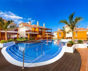 Vista exterior de Pis de lloguer en Mogán amb Aire condicionat, Terrassa i Piscina