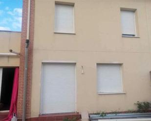 Exterior view of Single-family semi-detached for sale in  Madrid Capital