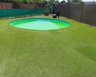 Piscina de Casa adosada en venda en Villar del Rey amb Calefacció, Jardí privat i Terrassa