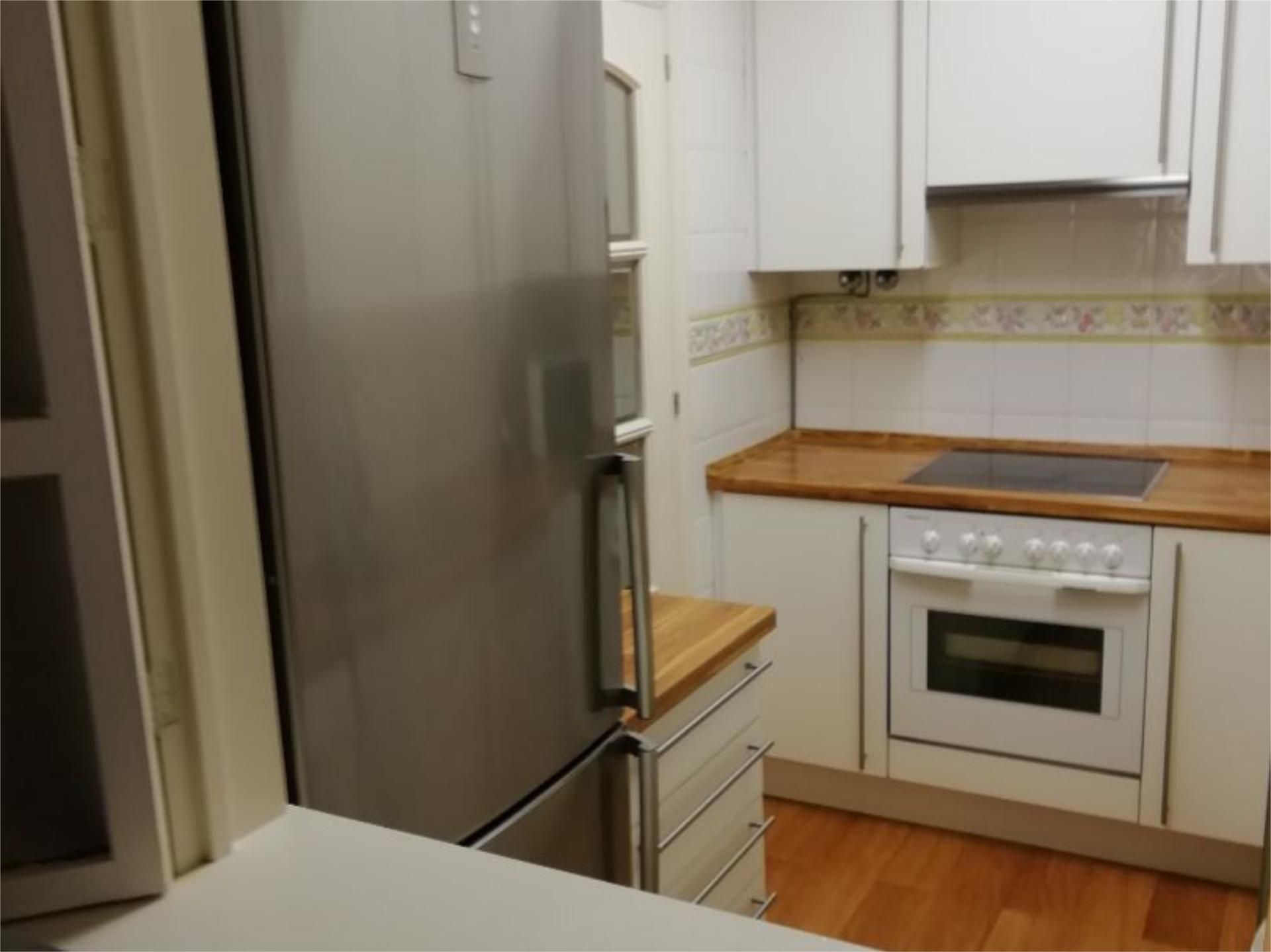 Kitchen of Flat to share in Quesada  with Video intercom