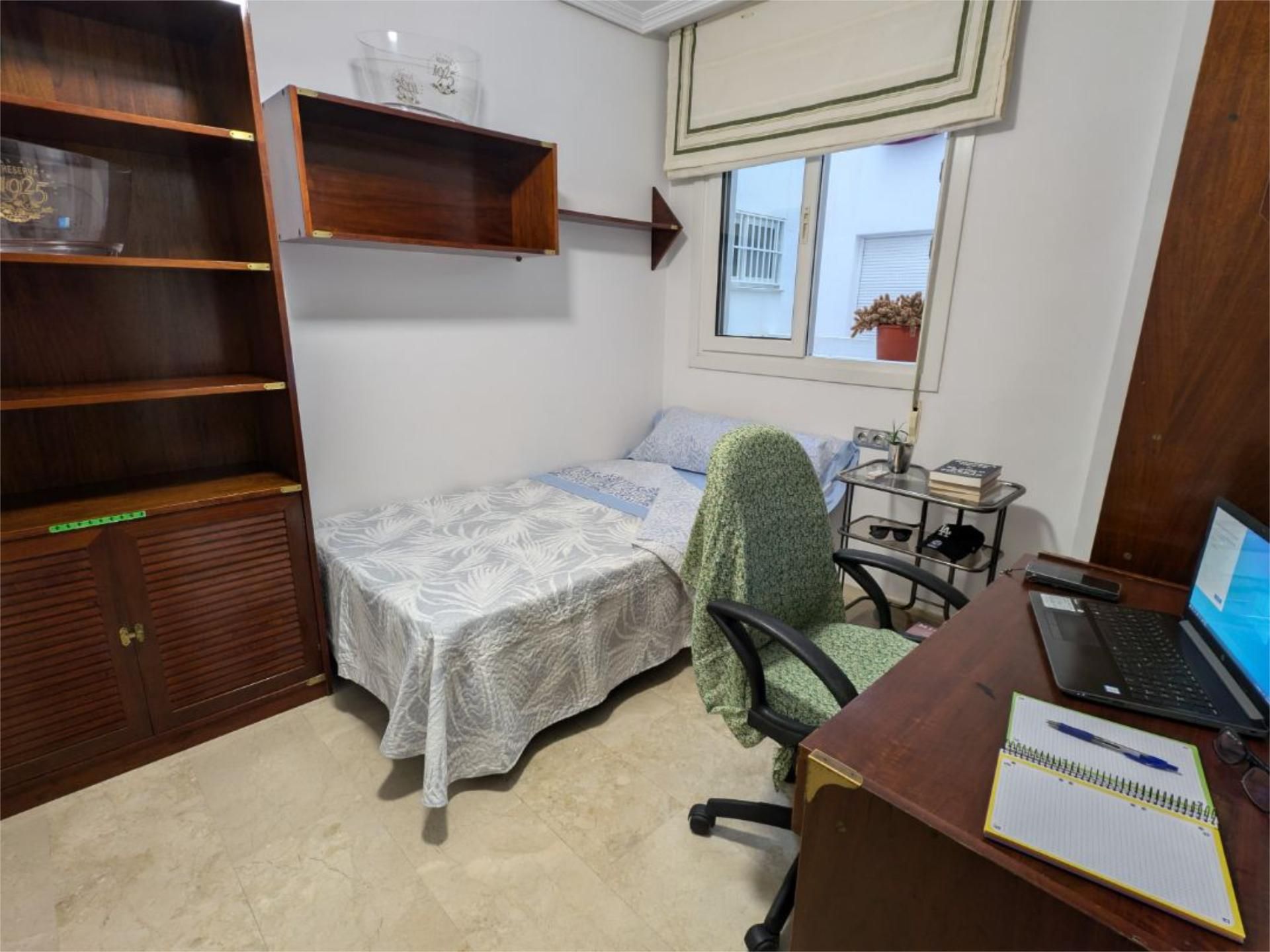 Habitación de Piso para compartir en Quesada con Videoportero