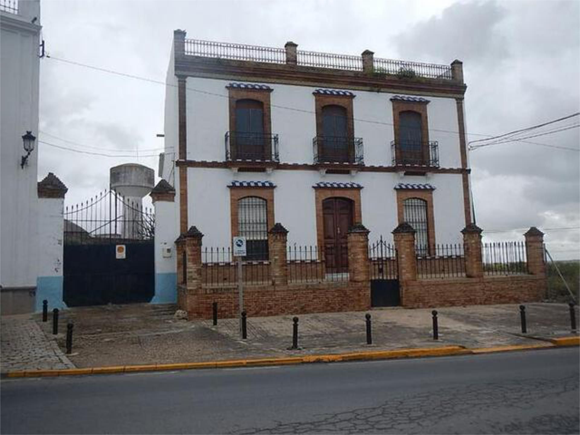 Exterior view of House or chalet for sale in Paterna del Campo  with Private garden, Terrace and Storage room