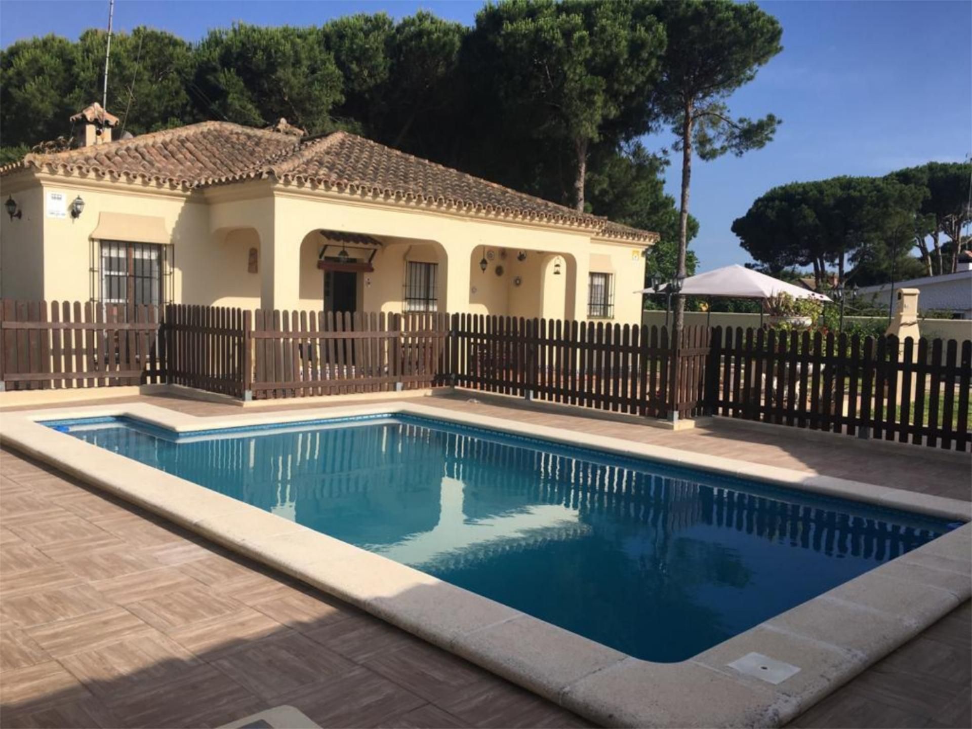 Piscina de Casa o xalet de lloguer en Chiclana de la Frontera amb Jardí privat, Terrassa i Piscina