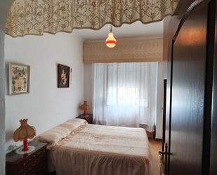 Bedroom of Single-family semi-detached for sale in Fuentes de Andalucía  with Storage room, Furnished and Washing machine