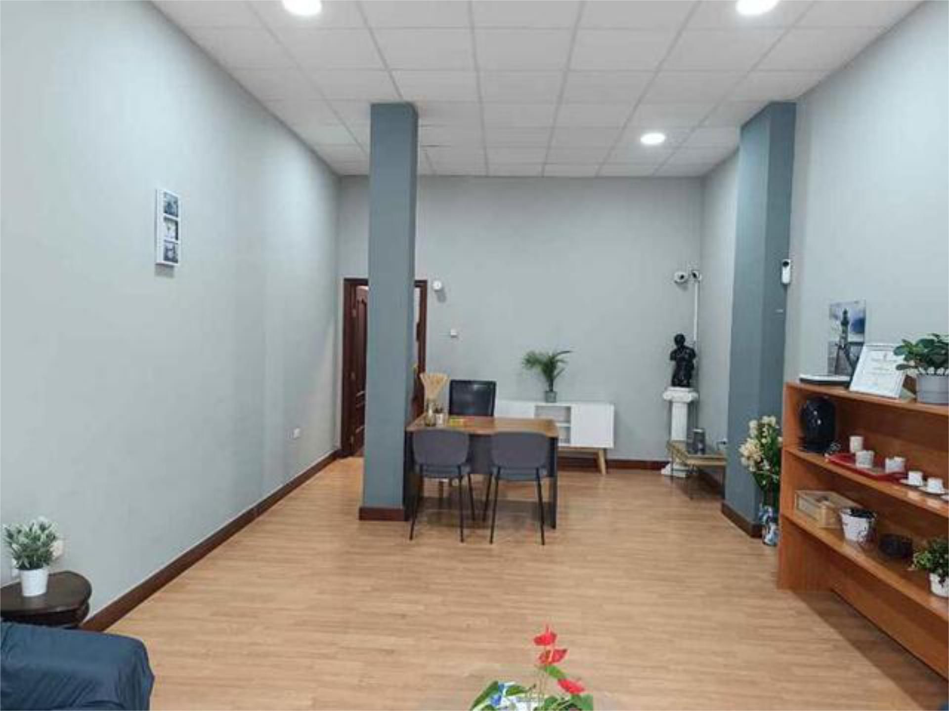 Office to rent in Arona