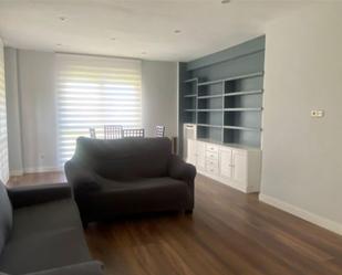 Living room of Flat to rent in  Madrid Capital  with Air Conditioner and Balcony
