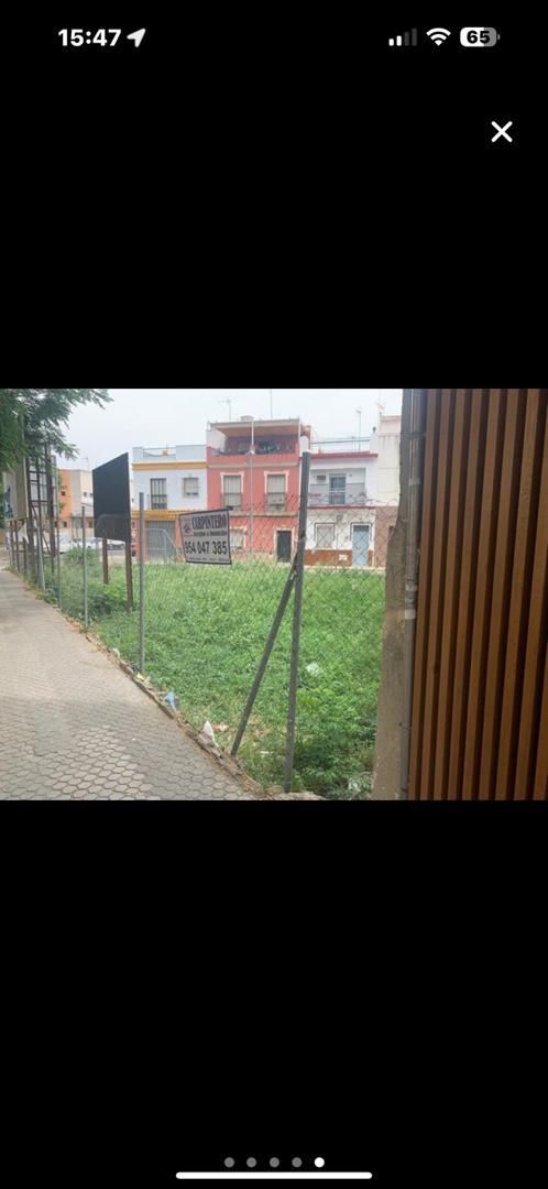 Exterior view of Residential for sale in  Sevilla Capital