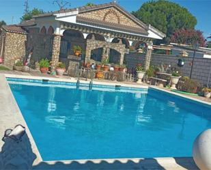 Piscina de Finca rústica en venda en Coria amb Aire condicionat, Jardí privat i Terrassa