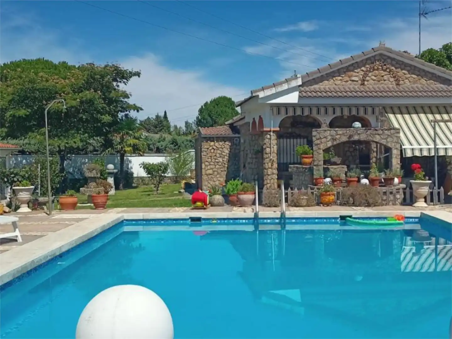 Finca rústica en venda a Coria Piscina de Finca rústica en venda en Coria amb Aire condicionat, Jardí privat i Terrassa