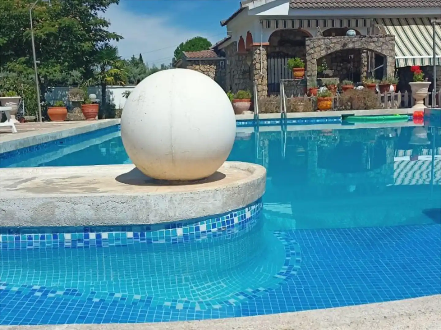 Finca rústica en venda a Coria Piscina de Finca rústica en venda en Coria amb Aire condicionat, Jardí privat i Terrassa