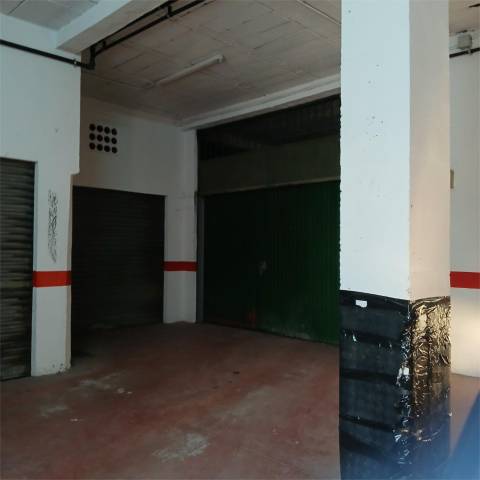 Garaje en Venta en Rúa de Santa Uxía de Ribeira, 12 en Campus Norte - San Caetano