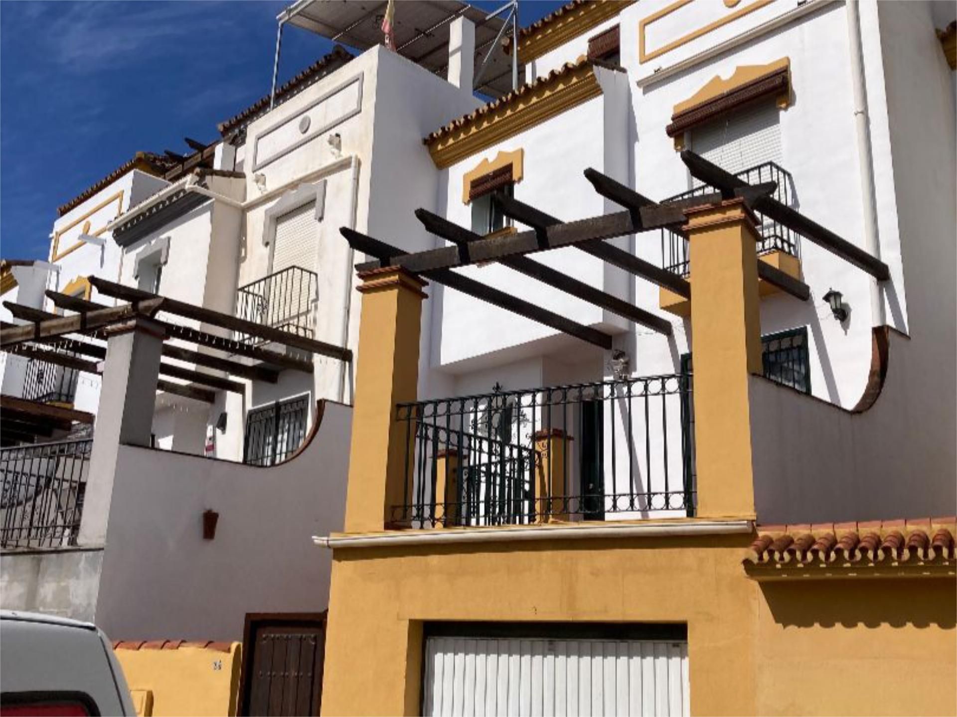 Exterior view of Single-family semi-detached for sale in Vélez-Málaga  with Air Conditioner, Terrace and Swimming Pool