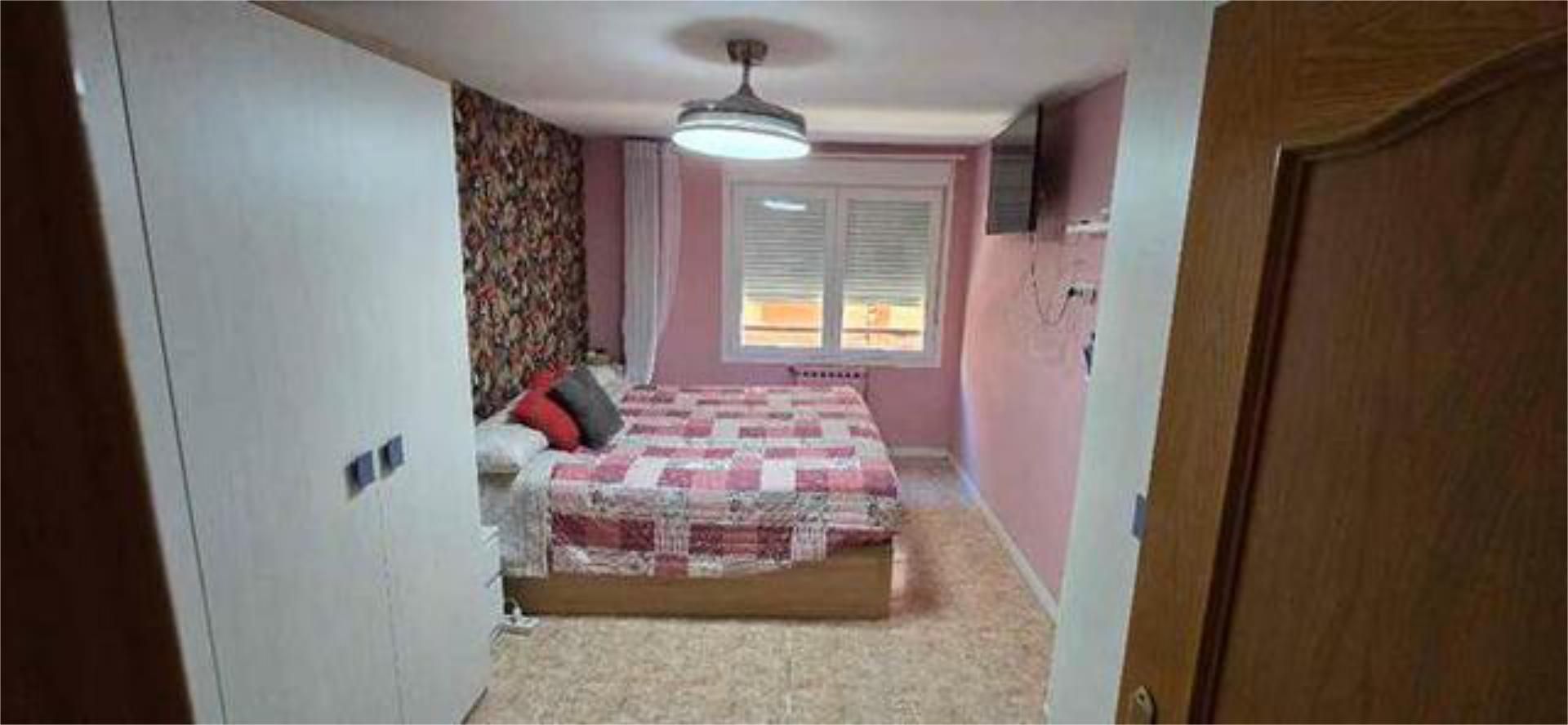 Bedroom of Flat for sale in  Zaragoza Capital  with Heating, Terrace and Furnished