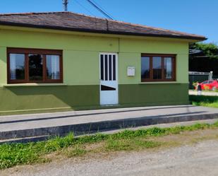Vista exterior de Casa o xalet de lloguer en Ribadeo amb Jardí privat, Traster i Moblat