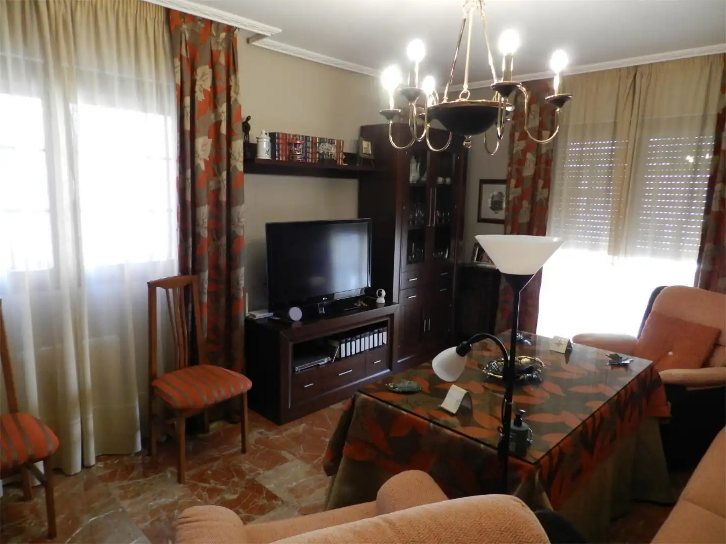 Casa adosada en venta en Calle Madrid, 18, Mancha Real Sala de estar de Casa adosada en venta en Mancha Real con Aire acondicionado, Terraza y Balcón