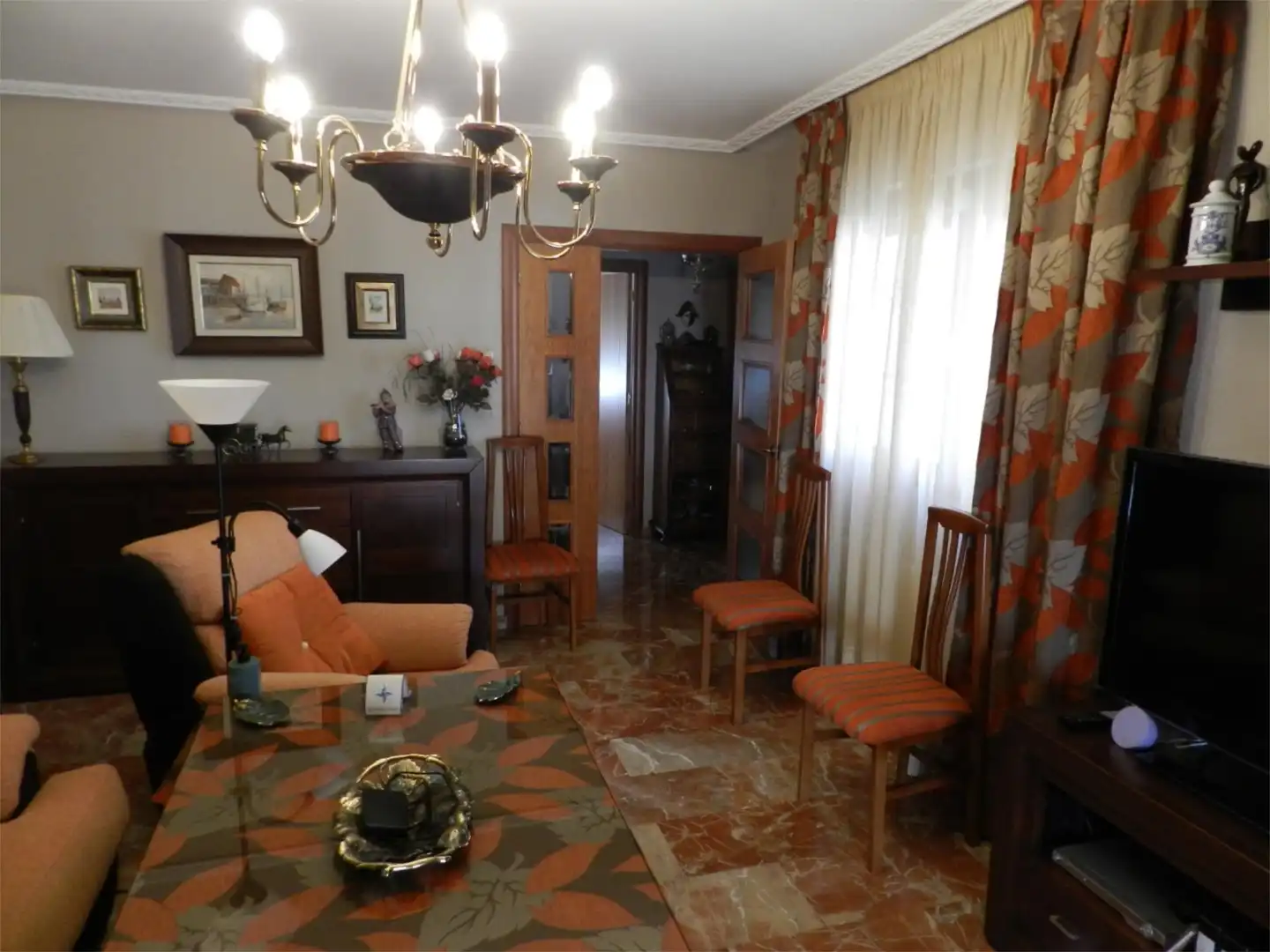 Casa adosada en venta en Calle Madrid, 18, Mancha Real Sala de estar de Casa adosada en venta en Mancha Real con Aire acondicionado, Terraza y Balcón