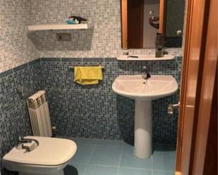 Bathroom of Flat to share in Olmedo  with Heating and Furnished
