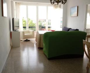 Living room of Flat for sale in  Granada Capital  with Air Conditioner