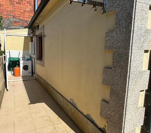 Foto 1 de Casa adosada en venda a Avenida de la Paz, 50, Guitiriz, Lugo