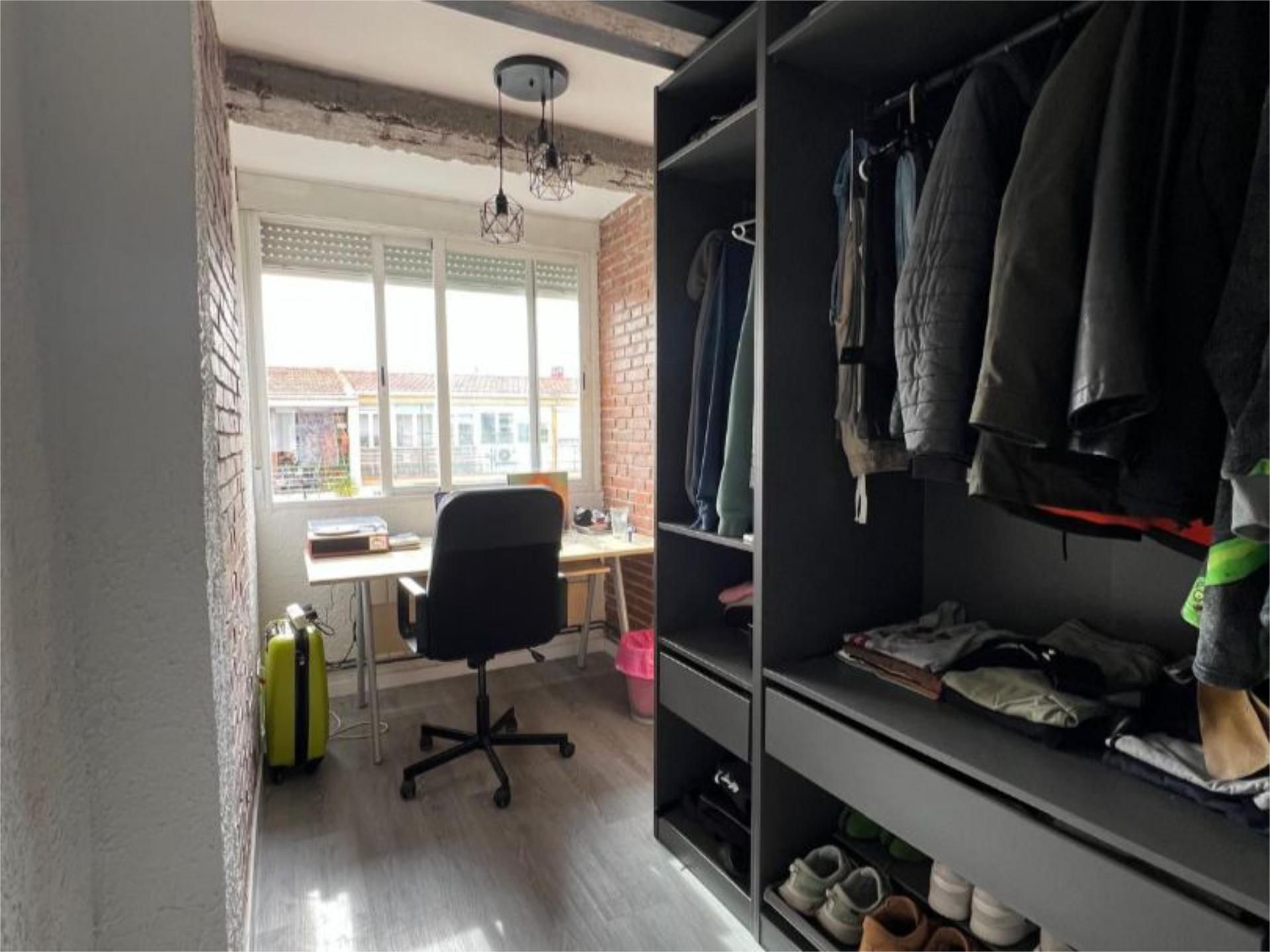 Flat to share in Calle de Villasandino, 10, Lucero