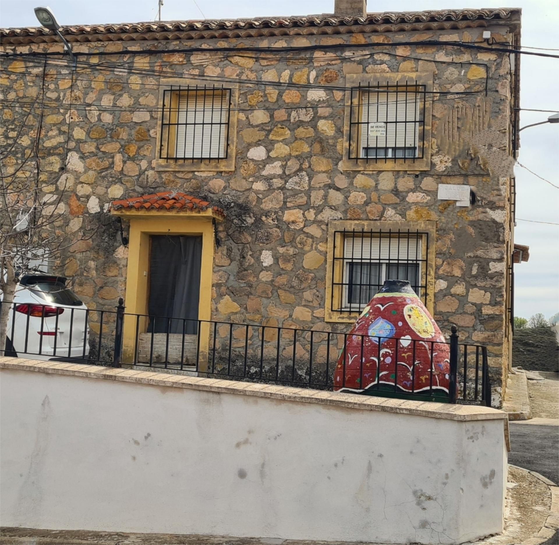 Exterior view of Single-family semi-detached for sale in Torrejoncillo del Rey  with Private garden and Washing machine