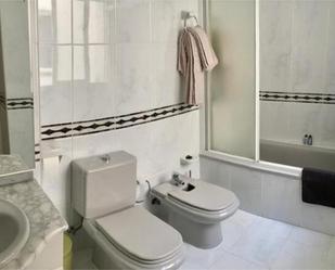 Bathroom of Flat to rent in Antequera