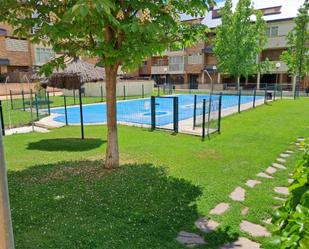 Piscina de Pis de lloguer en Villanueva del Pardillo amb Calefacció, Jardí privat i Parquet