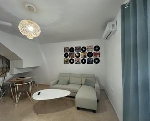 Living room of Flat to rent in Baeza  with Air Conditioner, Furnished and Balcony