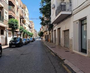Vista exterior de Pis en venda en Linares amb Aire condicionat, Terrassa i Balcó