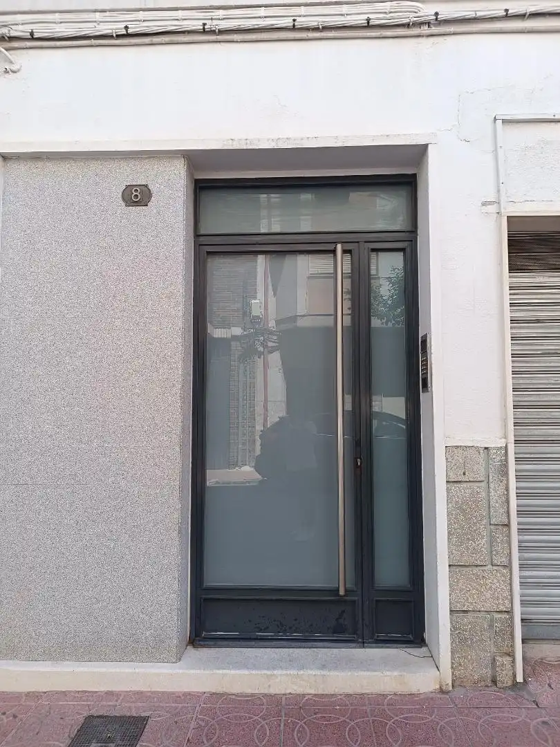 Piso en venta en Calle Navas de Tolosa, 8, Centro ciudad Vista exterior de Piso en venta en Linares con Aire acondicionado, Calefacción y Terraza