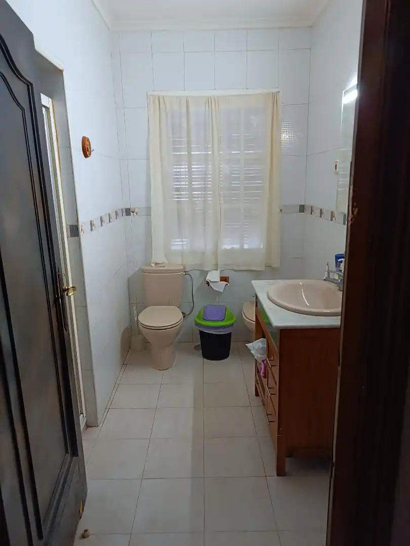 Piso en venta en Calle Navas de Tolosa, 8, Centro ciudad Baño de Piso en venta en Linares con Aire acondicionado, Calefacción y Terraza