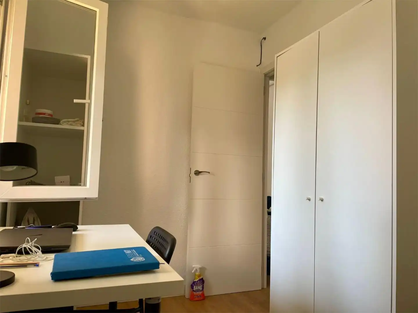 Room in Calle de Aguilar de Campóo, Valdezarza Bedroom of Flat for share in Madrid with Heating, Terrace and Furnished