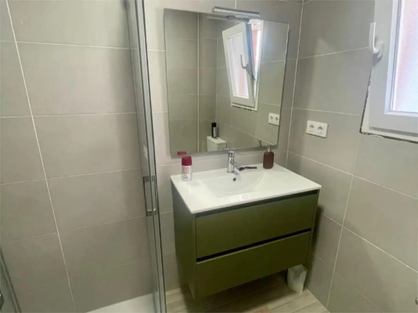 Bathroom of Flat for share in Madrid  with Heating, Terrace and Furnished