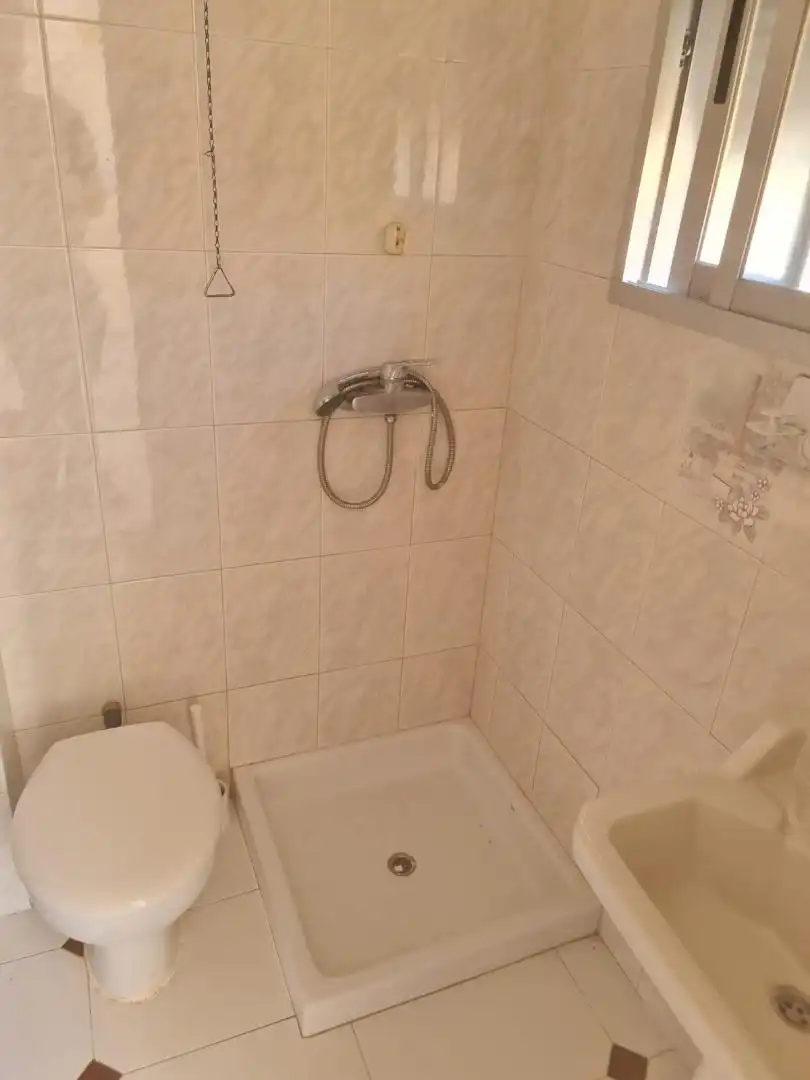 Wohnung zum Verkauf in Plaza Adolfo Gimenez del Rio, 5a, Chella Badezimmer von Wohnung zum Verkauf in Chella mit Terrasse, Schwimmbad und Balkon