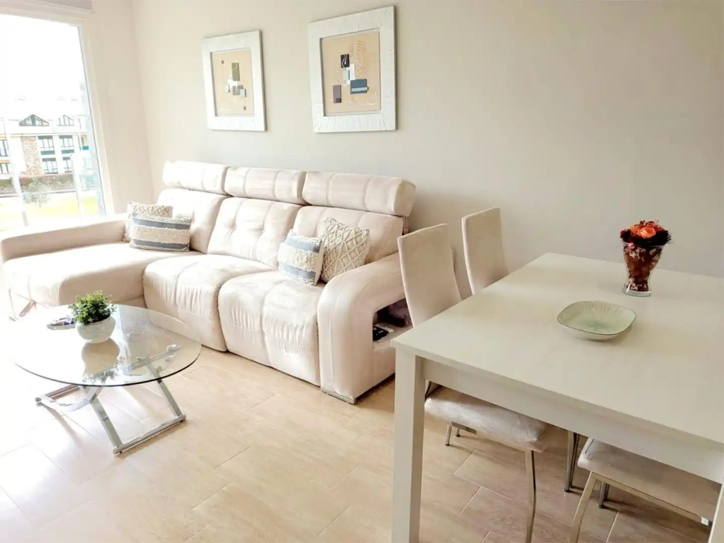 Wohnzimmer von Wohnung zum Verkauf in Barreiros mit Heizung, Privatgarten und Parkett