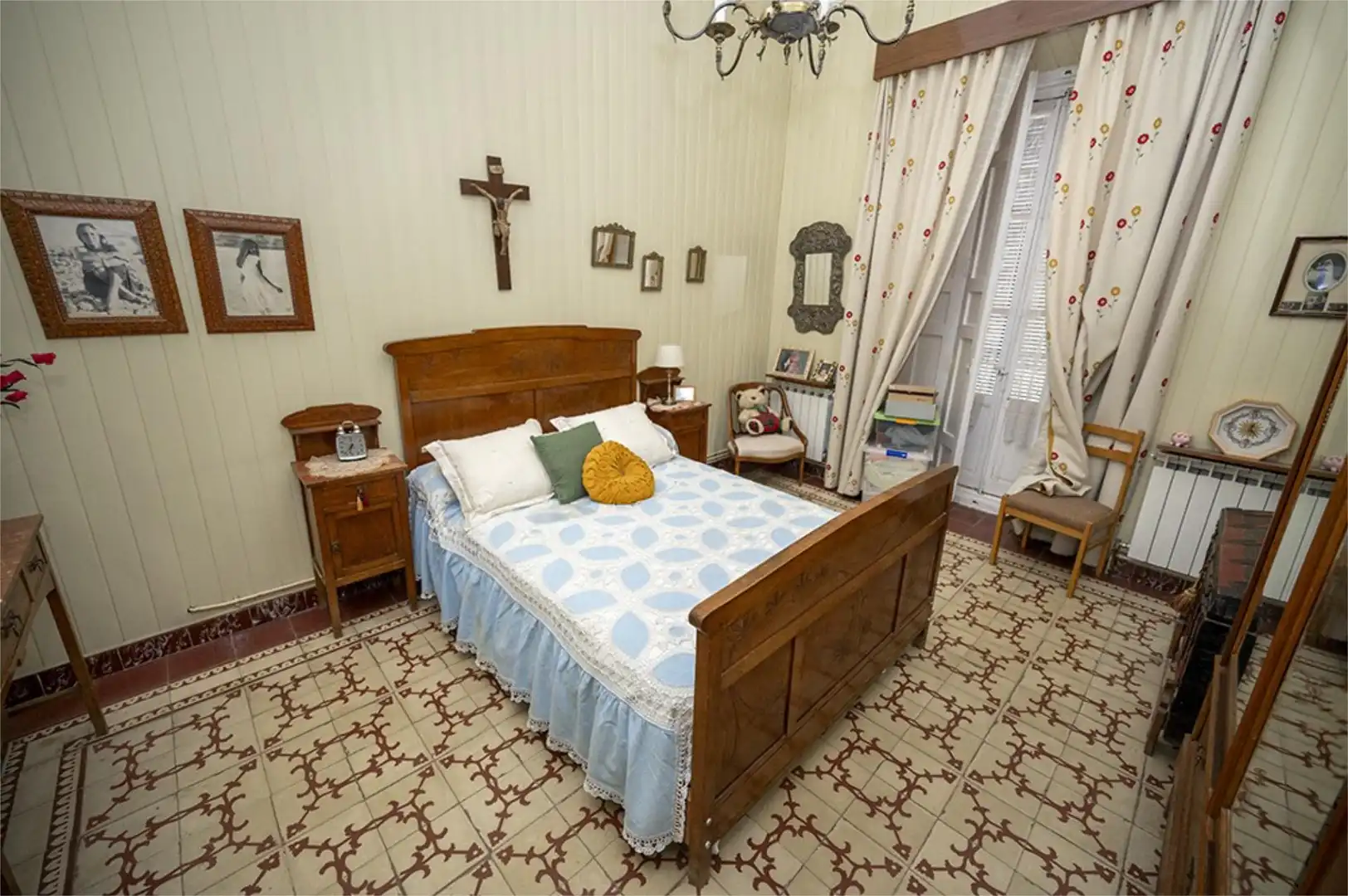 Habitación de Dúplex para compartir en Las Pedroñeras    con Calefacción, Parquet y Terraza