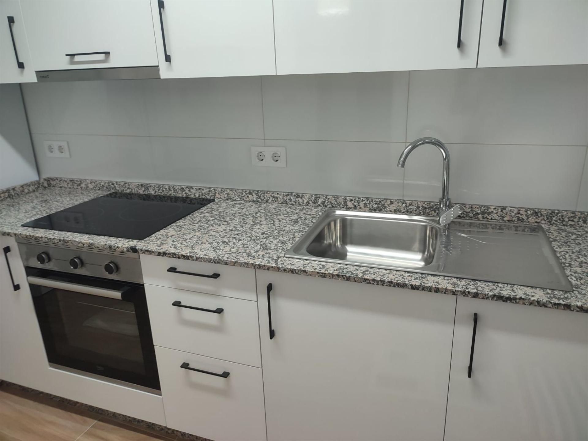 Kitchen of Apartment to rent in Vigo   with Heating, Private garden and Parquet flooring