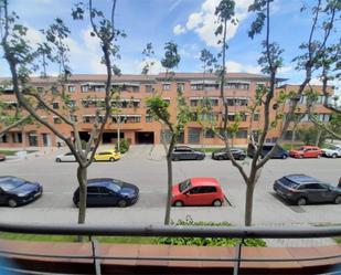 Vista exterior de Pis en venda en Pozuelo de Alarcón amb Calefacció, Jardí privat i Parquet