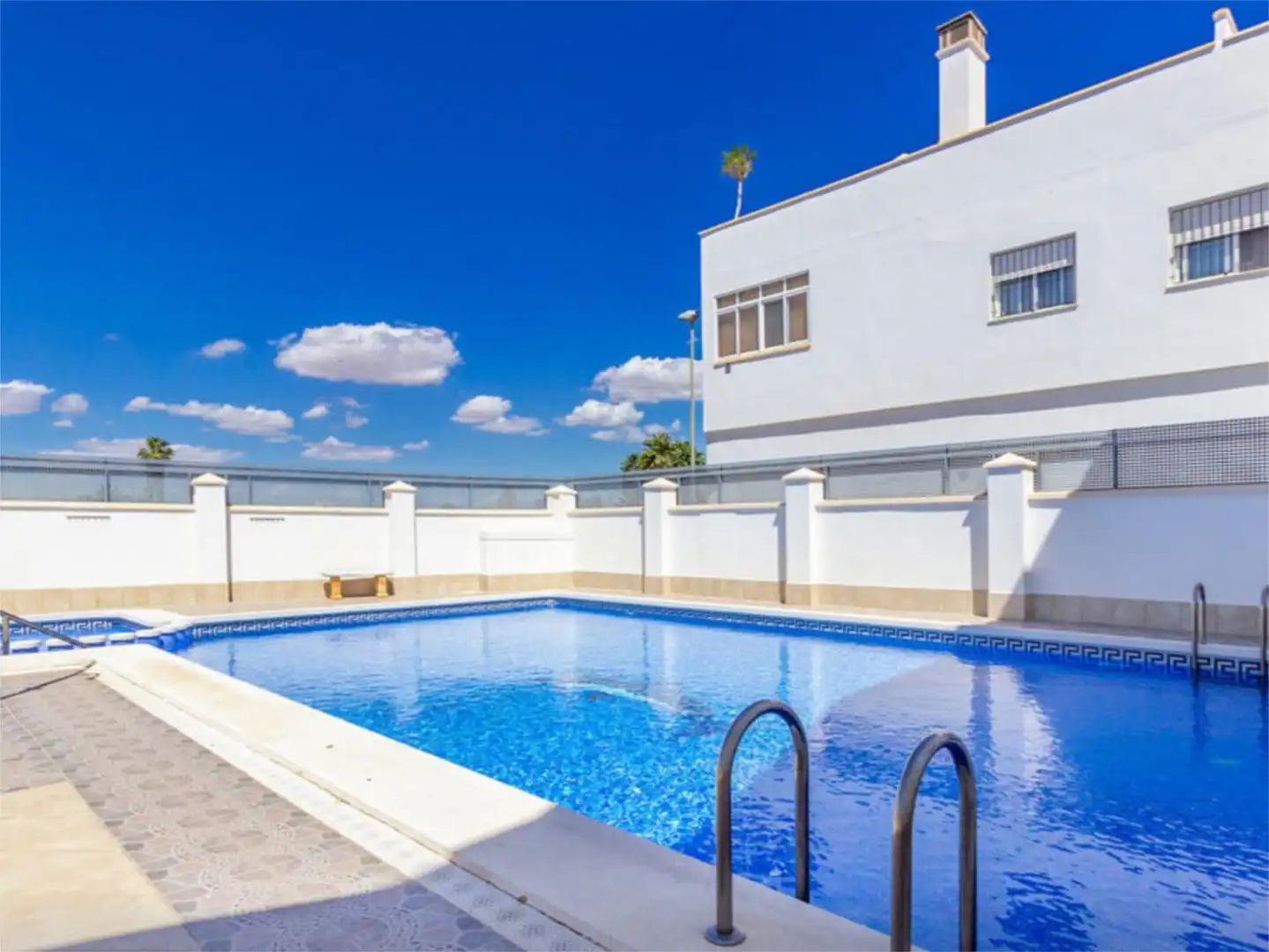Flat for sale in Calle Girasoles, 31, Los Peñascos - El Salero - Los Imbernones Swimming pool of Flat for sale in San Pedro del Pinatar with Air Conditioner, Terrace and Swimming Pool
