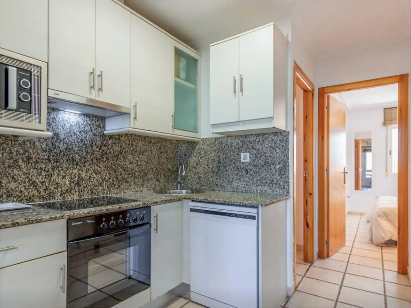 Flat for sale in Calle Girasoles, 31, Los Peñascos - El Salero - Los Imbernones Kitchen of Flat for sale in San Pedro del Pinatar with Air Conditioner, Terrace and Swimming Pool