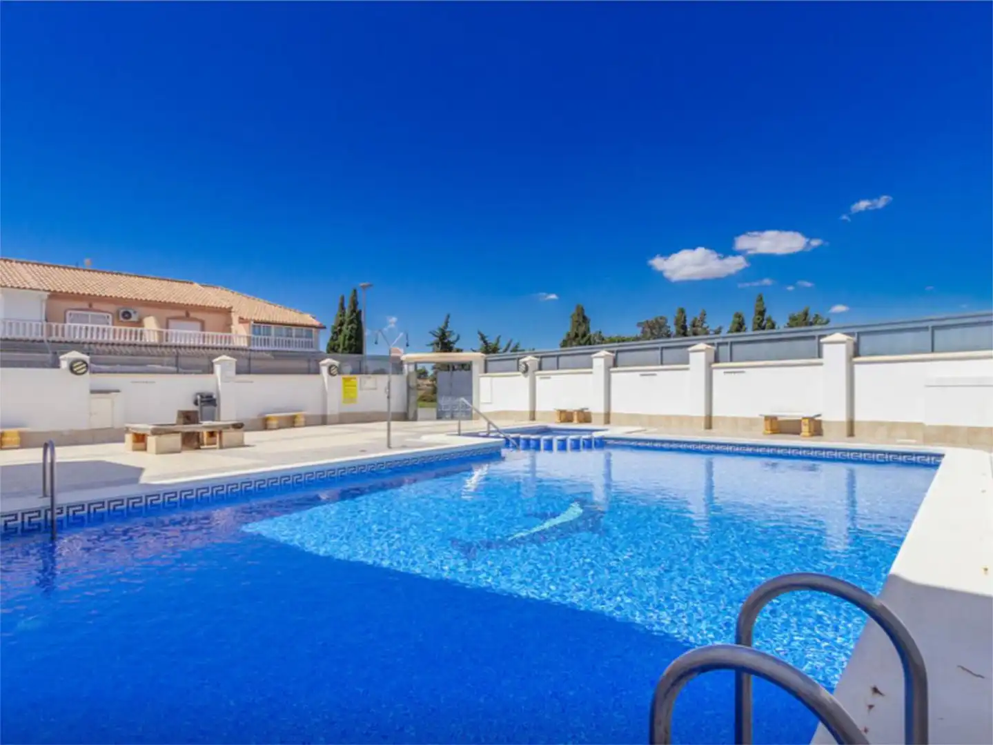 Flat for sale in Calle Girasoles, 31, Los Peñascos - El Salero - Los Imbernones Swimming pool of Flat for sale in San Pedro del Pinatar with Air Conditioner, Terrace and Swimming Pool