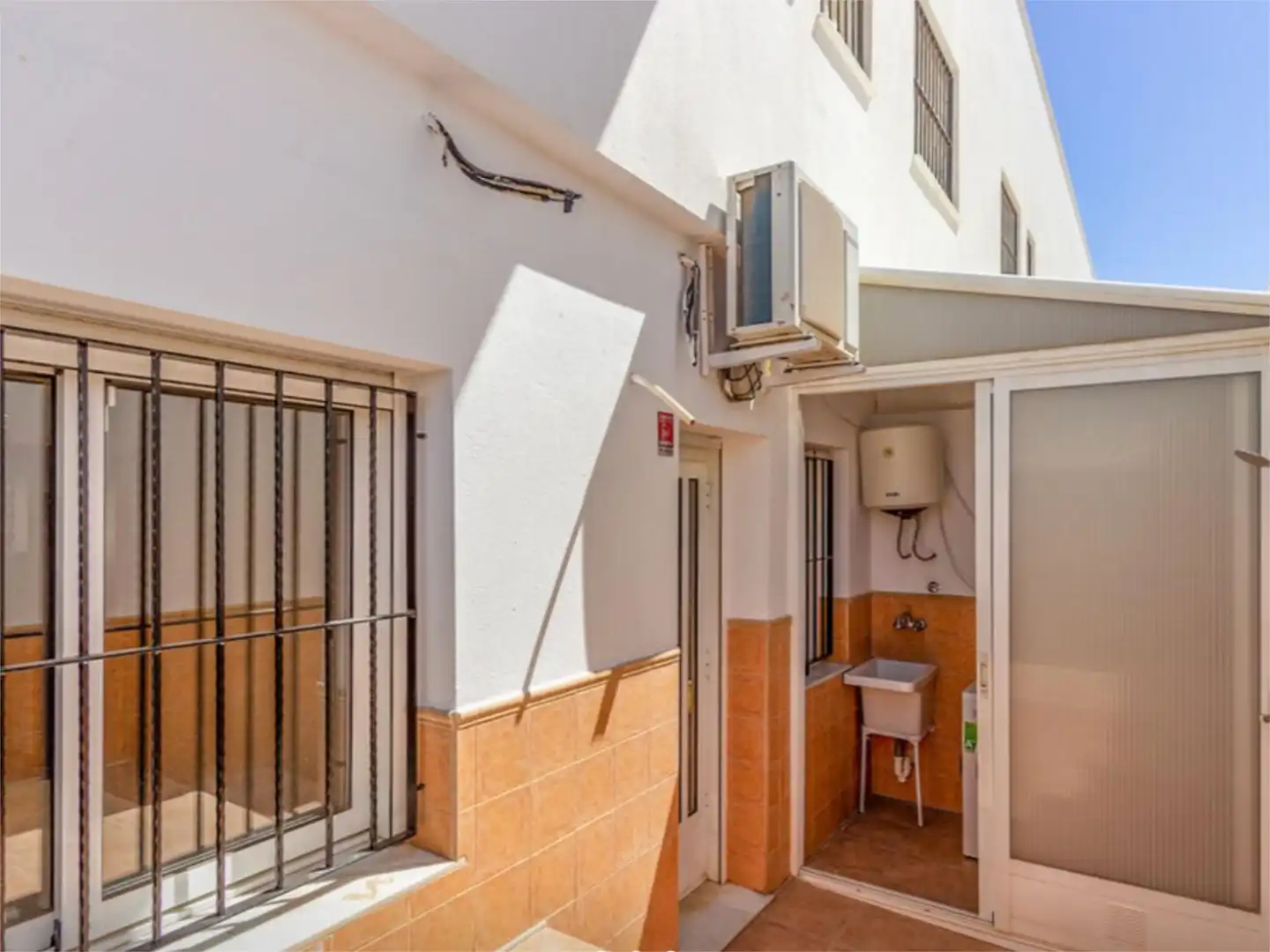 Flat for sale in Calle Girasoles, 31, Los Peñascos - El Salero - Los Imbernones Exterior view of Flat for sale in San Pedro del Pinatar with Air Conditioner, Terrace and Swimming Pool