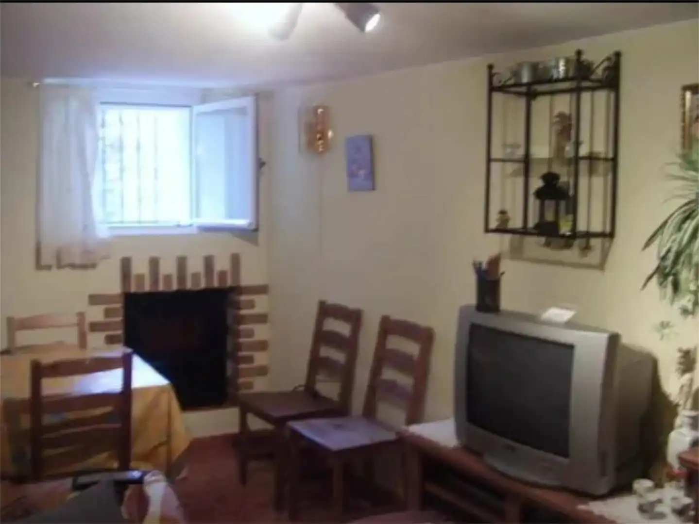 Piso en venta en Calle Calvo Sotelo, 1, Villafranca de la Sierra Piso en venta en Villafranca de la Sierra con Calefacción, Terraza y Amueblado