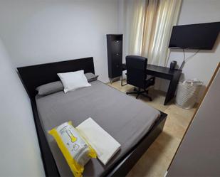 Dormitori de Pis per a compartir en Benalmádena amb Jardí privat, Terrassa i Piscina