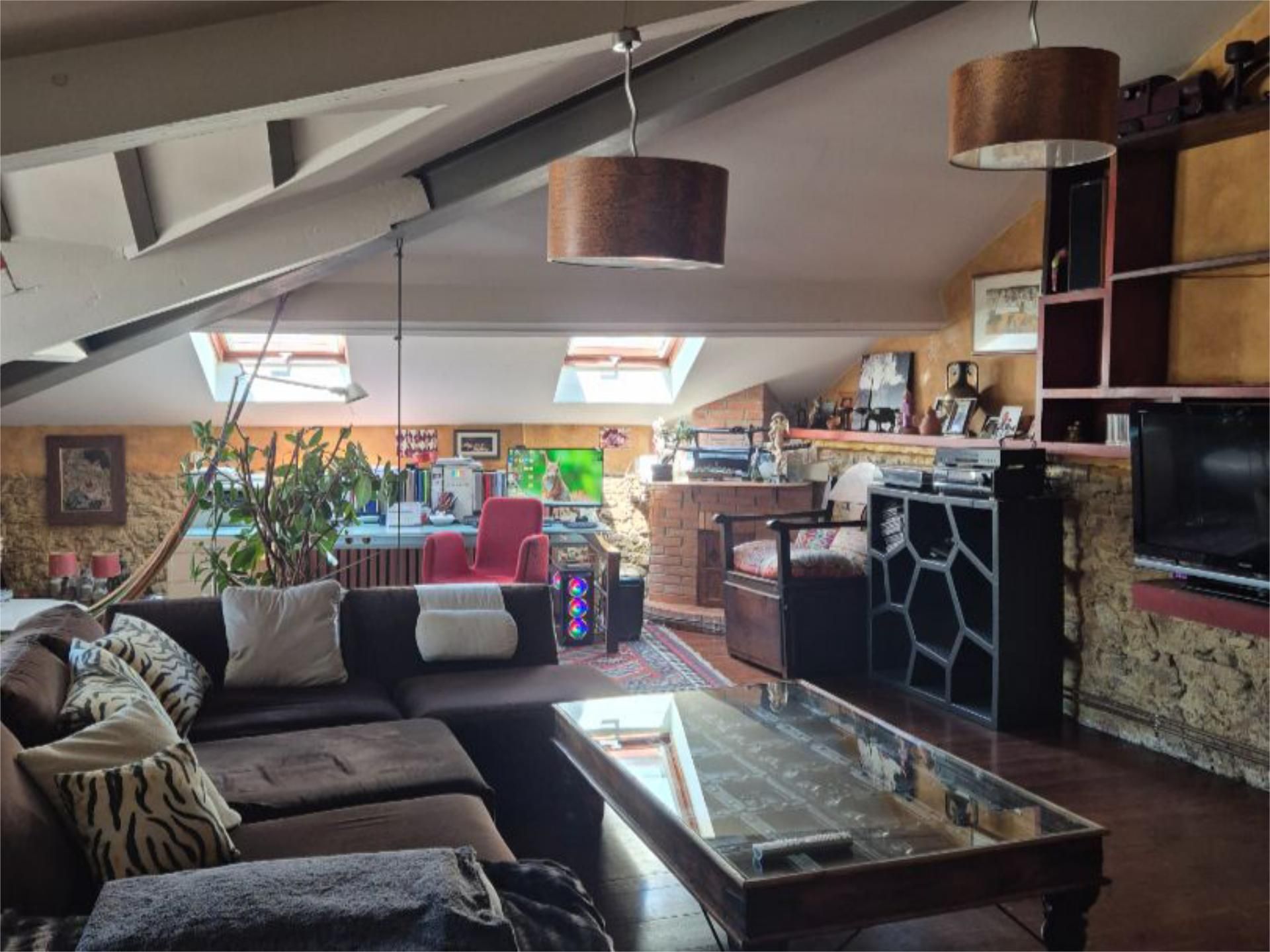 Living room of Flat for sale in Oviedo   with Balcony