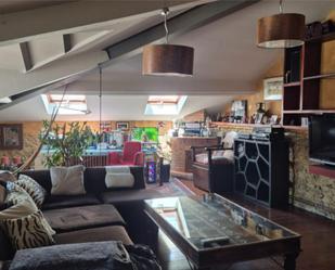 Living room of Flat for sale in Oviedo   with Balcony